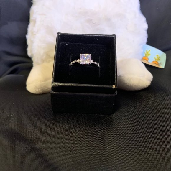 Silver Tone Square Clear Stone Ring with Smaller Stones Size 7 3/4 - Picture 2 of 11